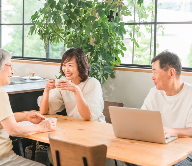 古民家再生リノベーションにお住まいのご家族（イメージ）